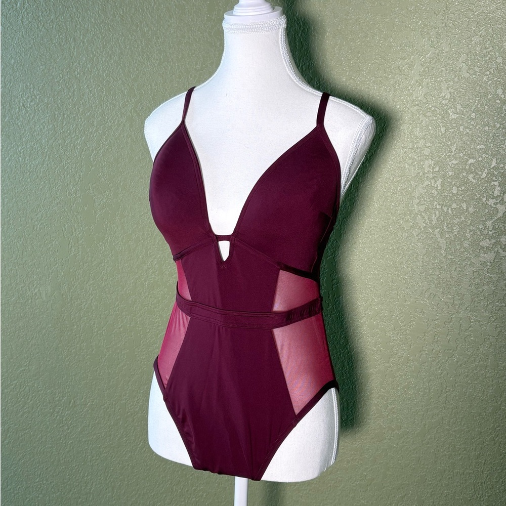 Gorgeous Kenneth Cole One Piece with Mesh Panels Sz M